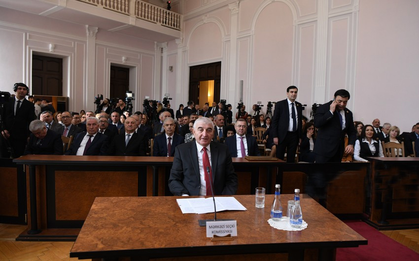 Məzahir Pənahov Konstitusiya Məhkəməsi Plenumunun prezident seçkiləri ilə bağlı iclasında çıxış edib