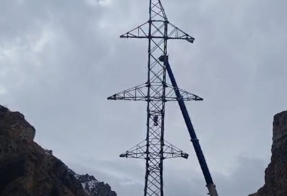 Kəlbəcərdə 35 kV-luq elektrik xətlərinin çəkilişi sürətlə aparılır