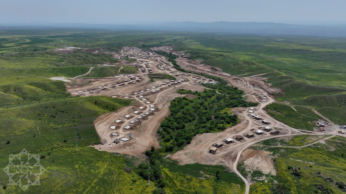 Horovlu kəndində birinci mərhələdə 334 ev tikilir