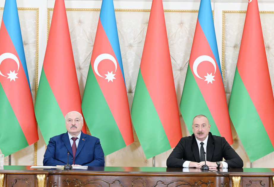 Президент Ильхам Алиев и Президент Александр Лукашенко выступают с заявлениями для прессы