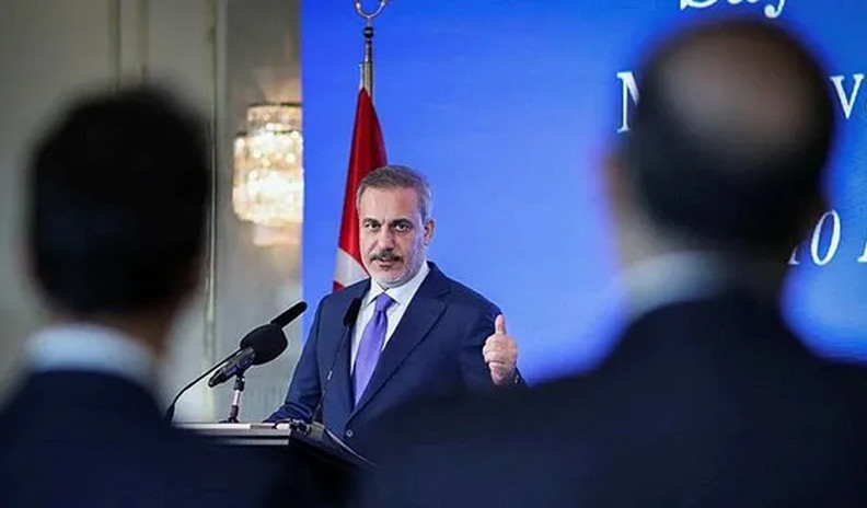 Turkish FM discusses Azerbaijan-Armenia peace treaty in Russia