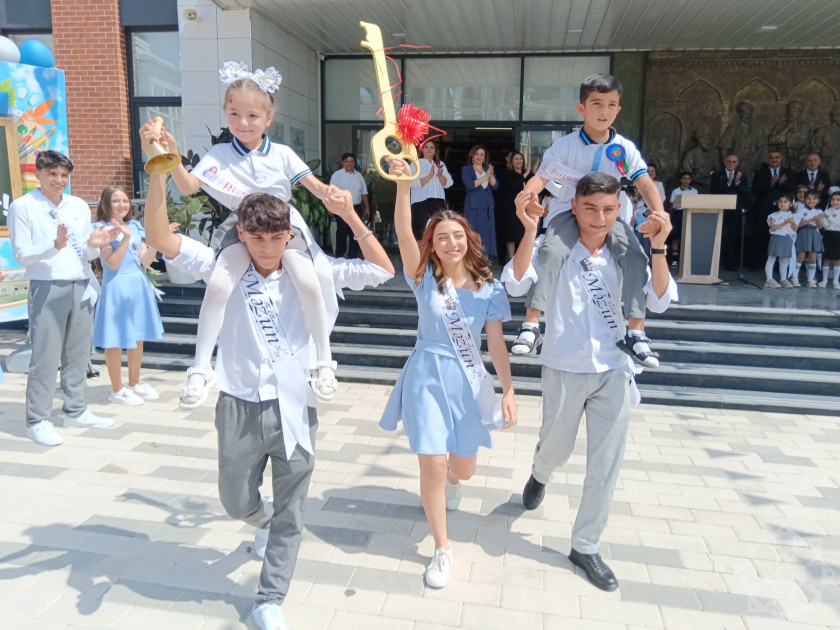 32 ildən sonra Füzuli şəhərində son zəng çalınıb