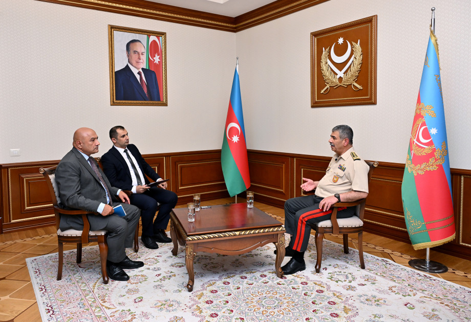 Министр обороны Закир Гасанов накануне Дня Вооруженных сил дал интервью  АзТВ и АЗЕРТАДЖ