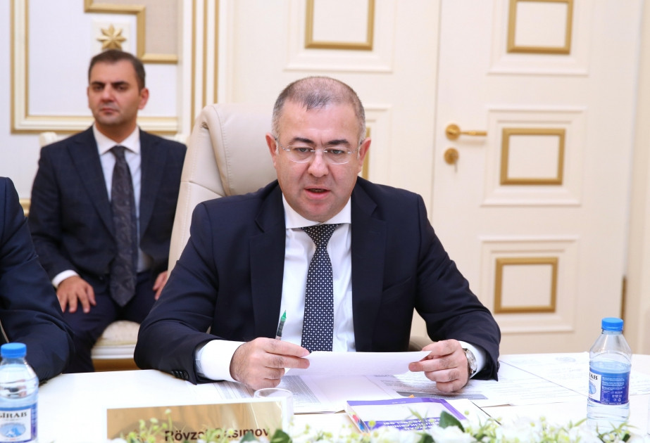 В Азербайджане 401 человек выдвинул кандидатуру на парламентские выборы