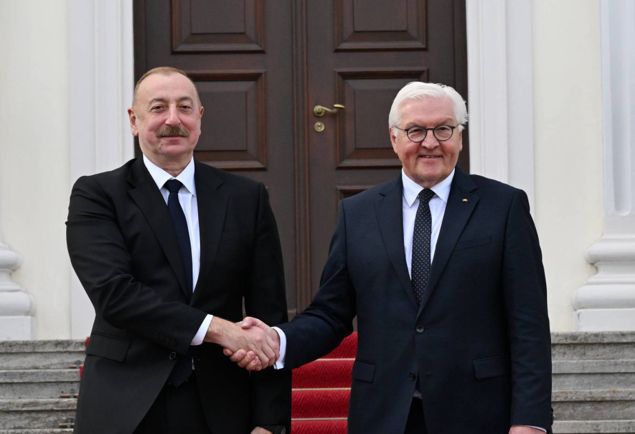President Ilham Aliyev congratulates his German counterpart