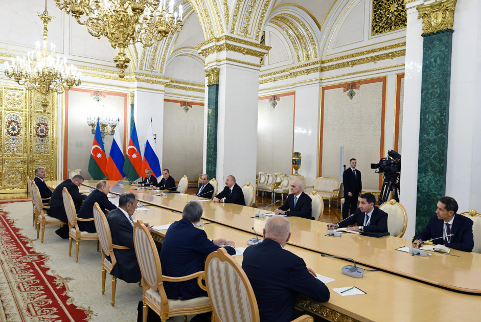 President Ilham Aliyev held meeting with Russian President Vladimir Putin in Moscow