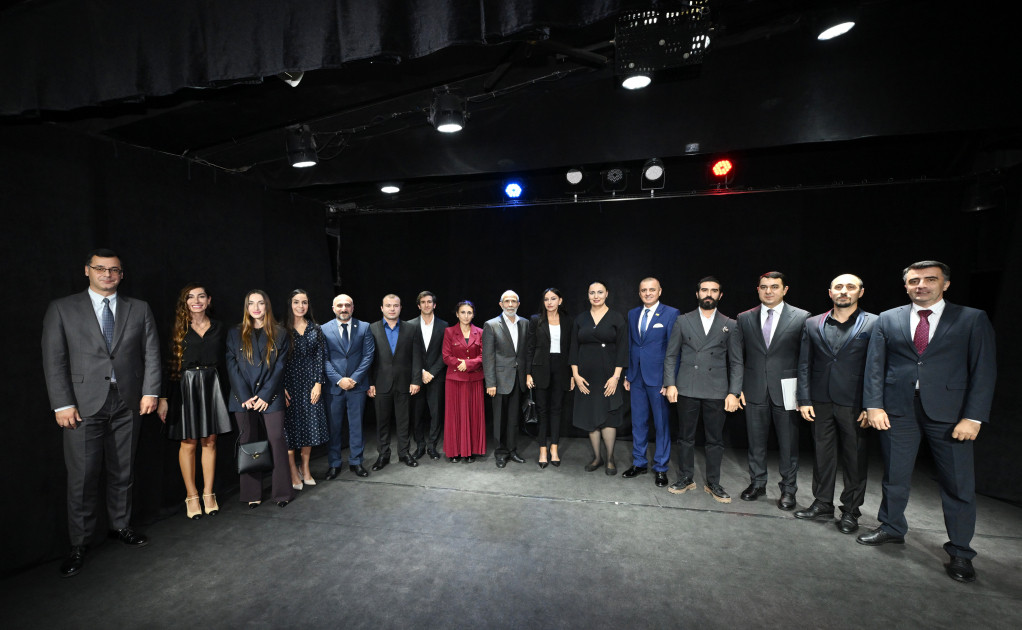 First Vice-President Mehriban Aliyeva visited Azerbaijan State Pantomime Theatre