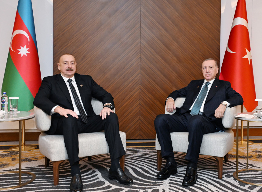 President Ilham Aliyev’s meeting with Turkish President Recep Tayyip Erdogan began in Bishkek