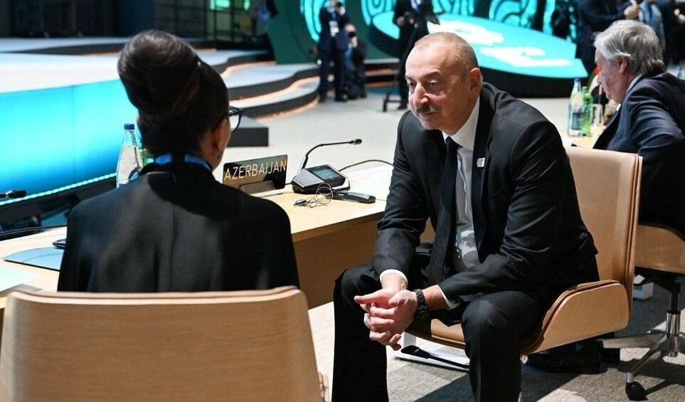 Birinci xanım Mehriban Əliyeva Liderlər Sammitindən maraqlı fotolar paylaşıb