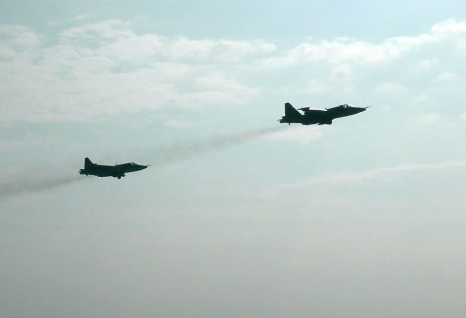 Azərbaycan Hərbi Hava Qüvvələrinin aviasiya vasitələri təlim-məşq uçuşlarını icra ediblər