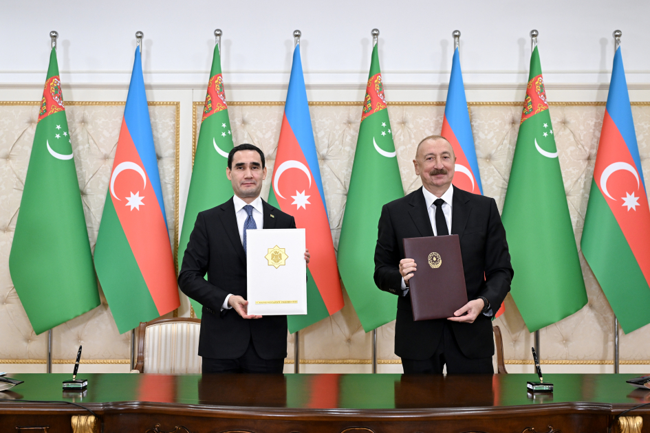 Azərbaycan-Türkmənistan sənədləri mübadilə olunub