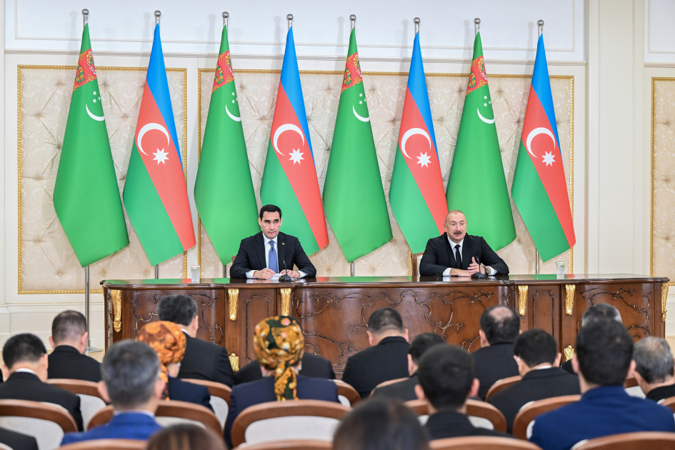 Azərbaycan və Türkmənistan prezidentləri mətbuata bəyanatlarla çıxış ediblər