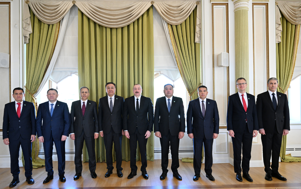 Prezident İlham Əliyev TDT-nin daxili işlər nazirlərinin ikinci görüşünün iştirakçılarından ibarət nümayəndə heyətini qəbul edib
