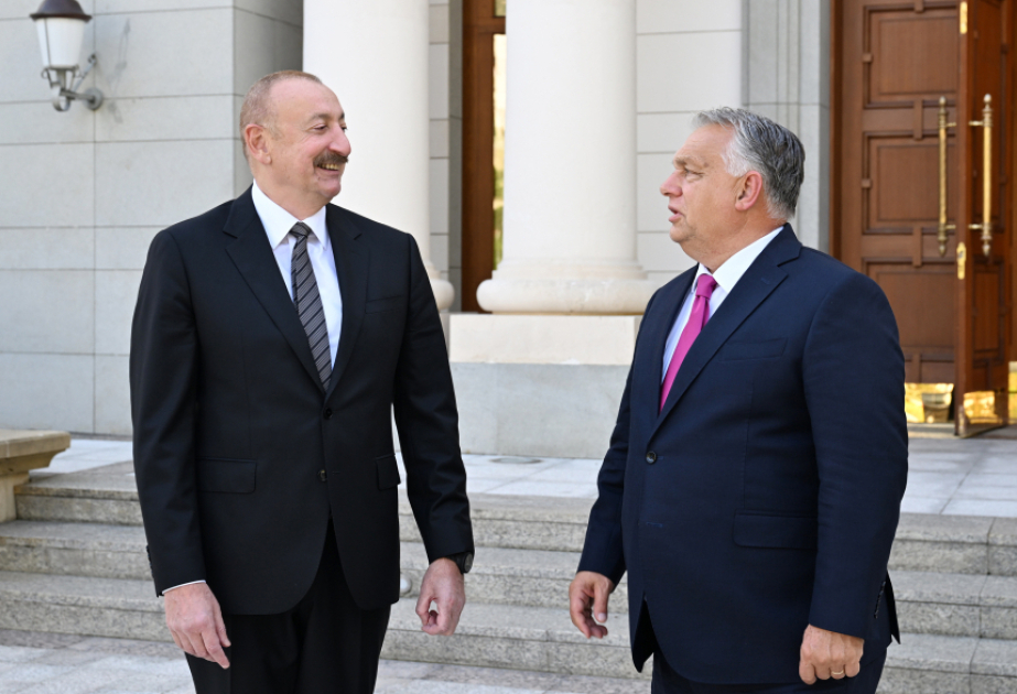 İlham Əliyev Macarıstanın Baş nazirini təbrik edib