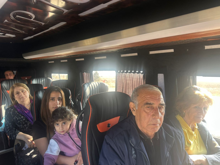 Növbəti köç karvanı Hadrut qəsəbəsinə çatıb