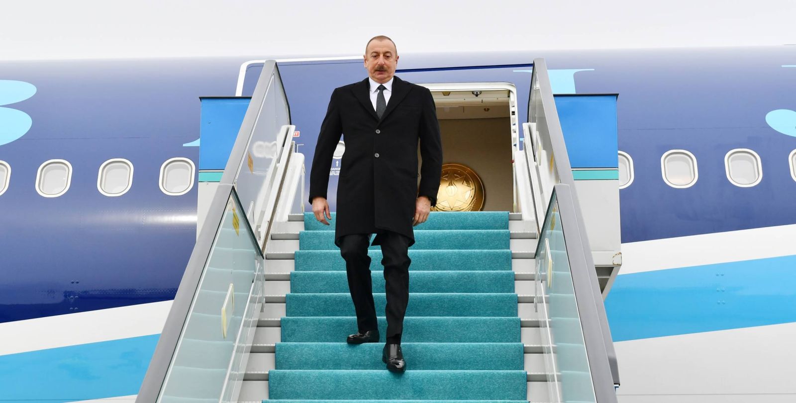 Prezident İlham Əliyev Gürcüstana dövlət səfərinə gedib