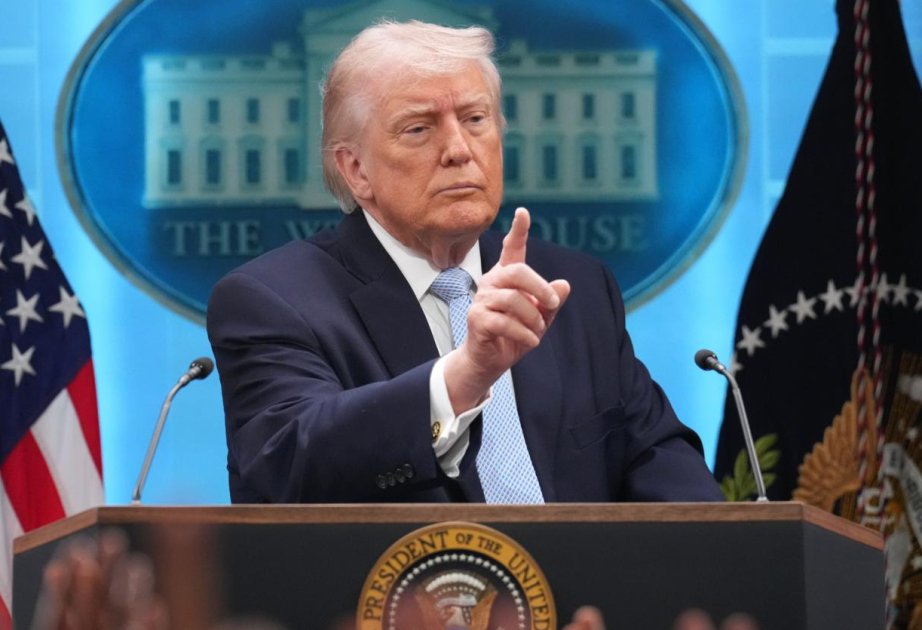 Tramp İranın enerji infrastrukturuna zərbələri iki həftəlik təxirə salıb