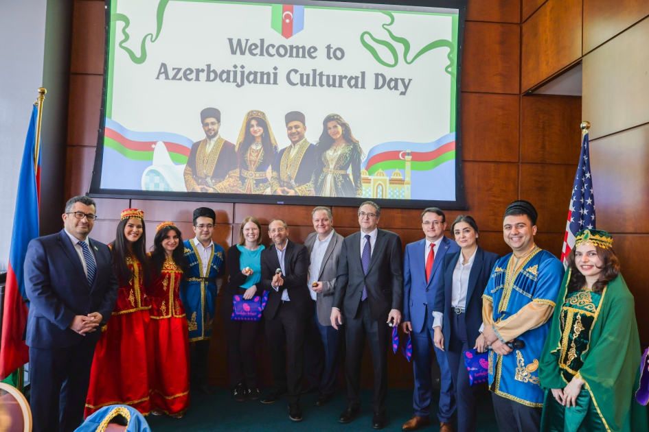 Çikaqoda İllinoys Texnologiya İnstitutunda Azərbaycan mədəniyyəti təqdim olunub
