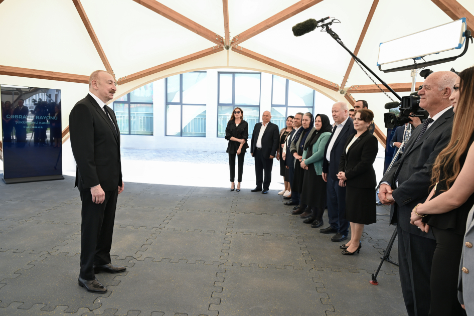 Prezident İlham Əliyev və birinci xanım Mehriban Əliyeva Cəbrayıl rayonunun Şükürbəyli kəndinə köçən sakinlərlə görüşüblər