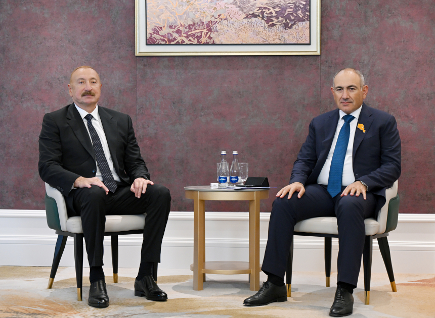 Azərbaycan Prezidenti İlham Əliyevin Bişkekdə Ermənistanın Baş naziri ilə görüşü keçirilir