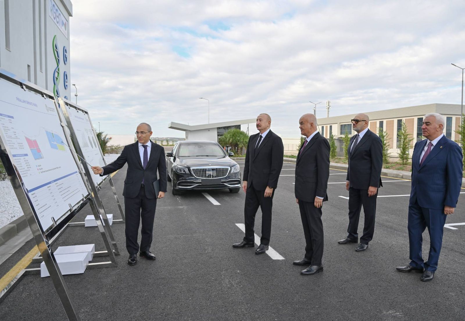 Prezident İlham Əliyev Pirallahı Sənaye Parkında dərman istehsalı müəssisəsinin açılışında iştirak edib