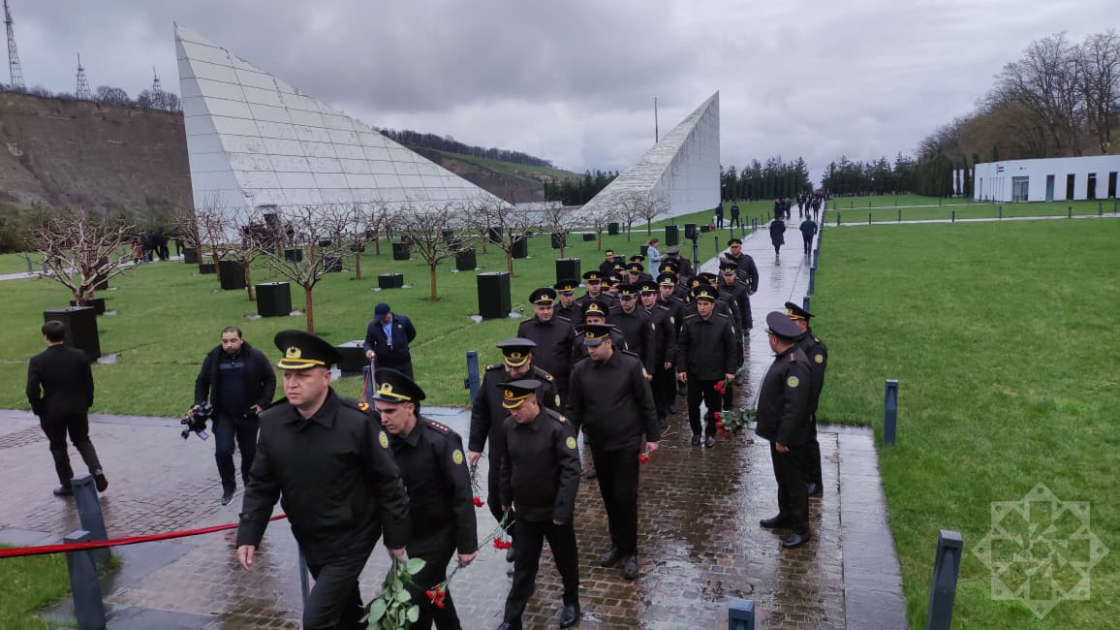 Local residents, foreign citizens visit Guba Genocide Memorial Complex