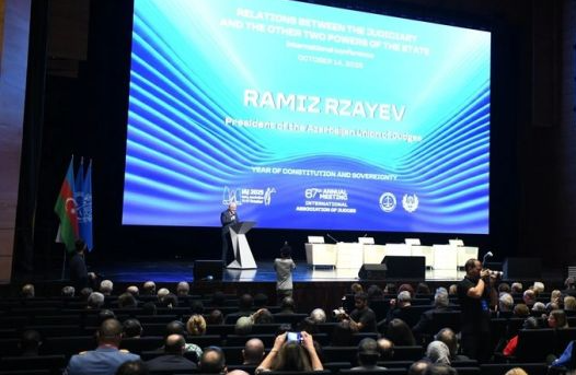 Bakıda məhkəmə sisteminə həsr olunmuş beynəlxalq konfrans keçirilir